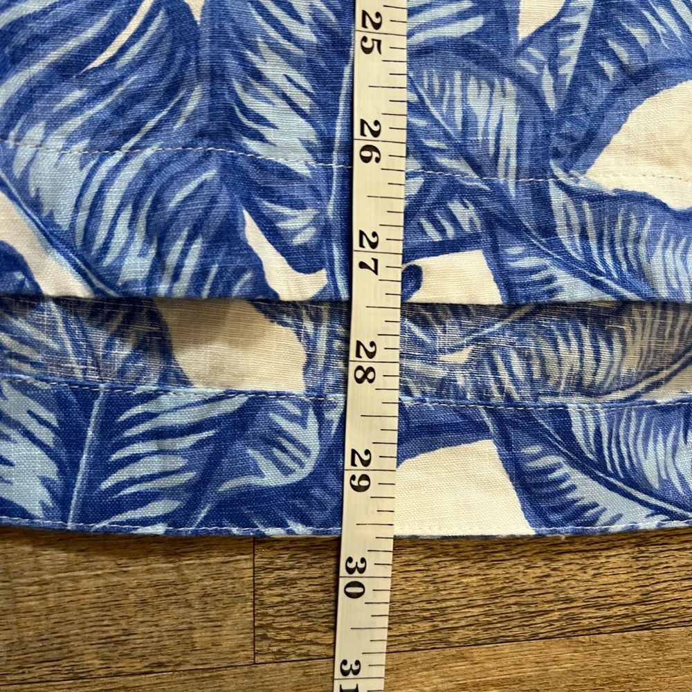 Vineyard vines 100% linen, banana leaf white and blue tunic shirt - Picture 7 of 11